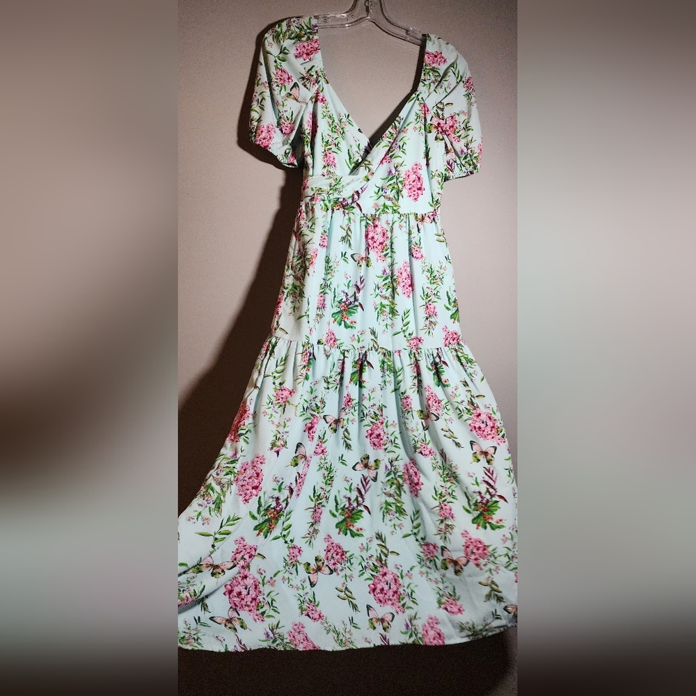 XS Adelyn Rae Floral Butterfly Psttern Midi Flowy Dress Puff Short Sleeves
